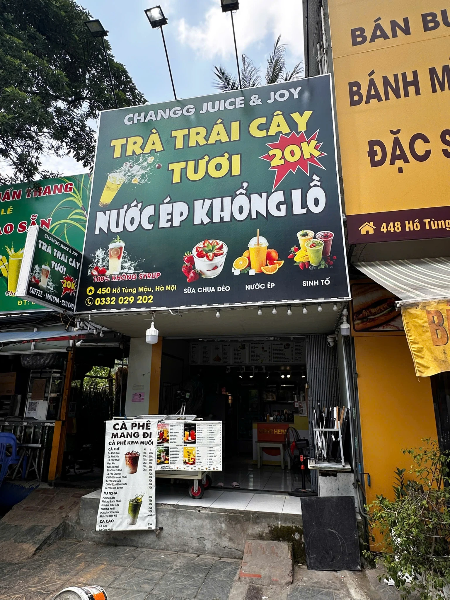 SANG NHƯỢNG QUÁN NƯỚC ÉP – MẶT ĐƯỜNG HỒ TÙNG MẬU, VỈA HÈ RỘNG THOÁNG