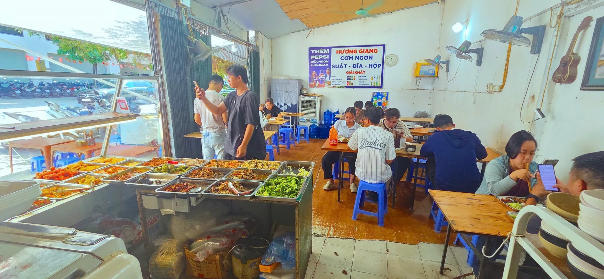 SANG NHƯỢNG QUÁN CƠM ĐANG KINH DOANH ĐÔNG KHÁCH – VẠN PHÚC, HÀ ĐÔNG