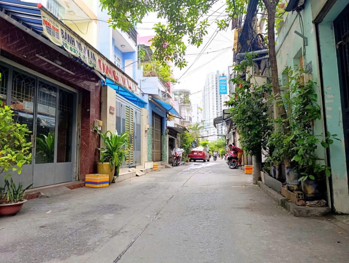 🕍 Nhà Đẹp Sát AeonMall Tạ Quang Bửu Q8 - 3 Tầng - 4PN - Hơn 6 Tỷ TL