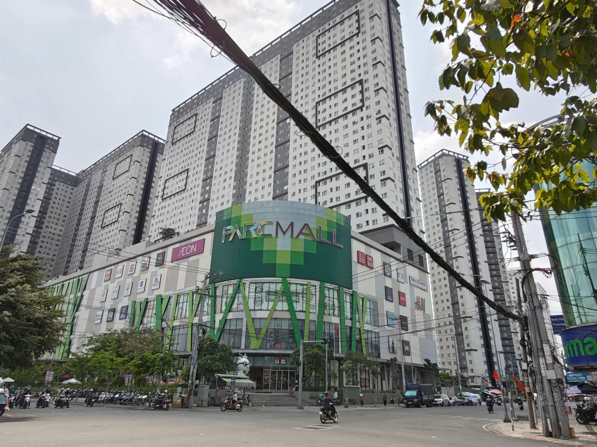 Bán đất tặng nhà cấp 4. - Nhà cấp 4 mặt tiền đường Âu Dương Lân Phường 3 Quận 8 - 5,3 x 24 - Giá 12 Tỷ