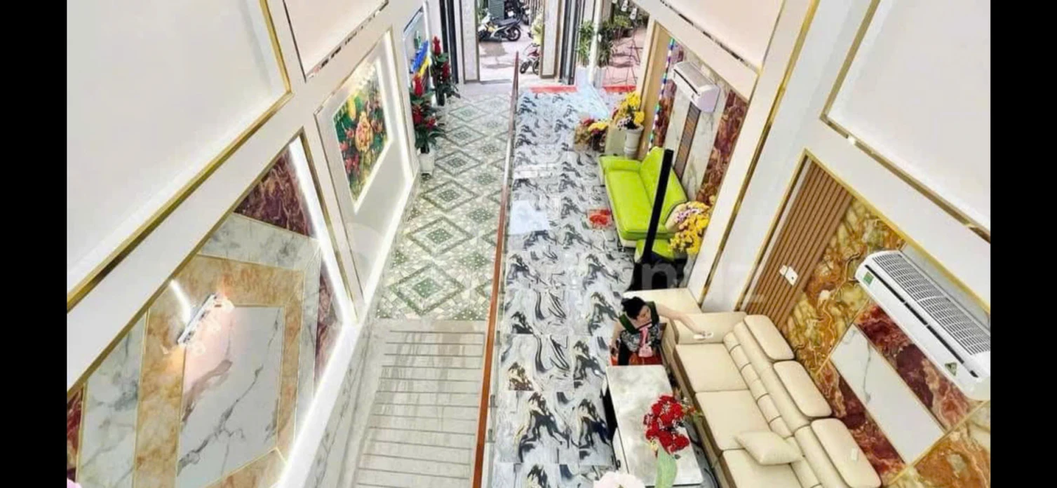 CHDV cao cấp Mặt tiền Âu Dương Lân Quận 8 - thang máy - 17 pn- TN hơn 150 triệu/tháng.
