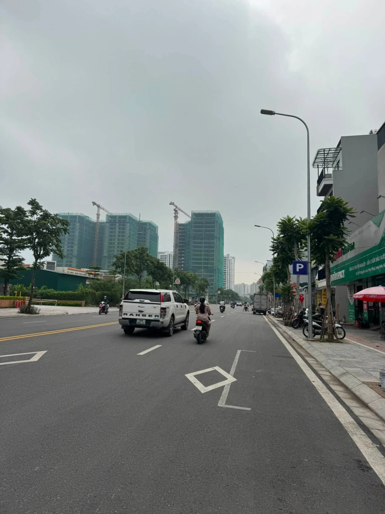 Cho thuê nhà Mặt phố Nguyễn Lam - kinh doanh đa ngành 40m2, 2 tầng, vỉa hè ô tô tránh chỉ 16tr/th