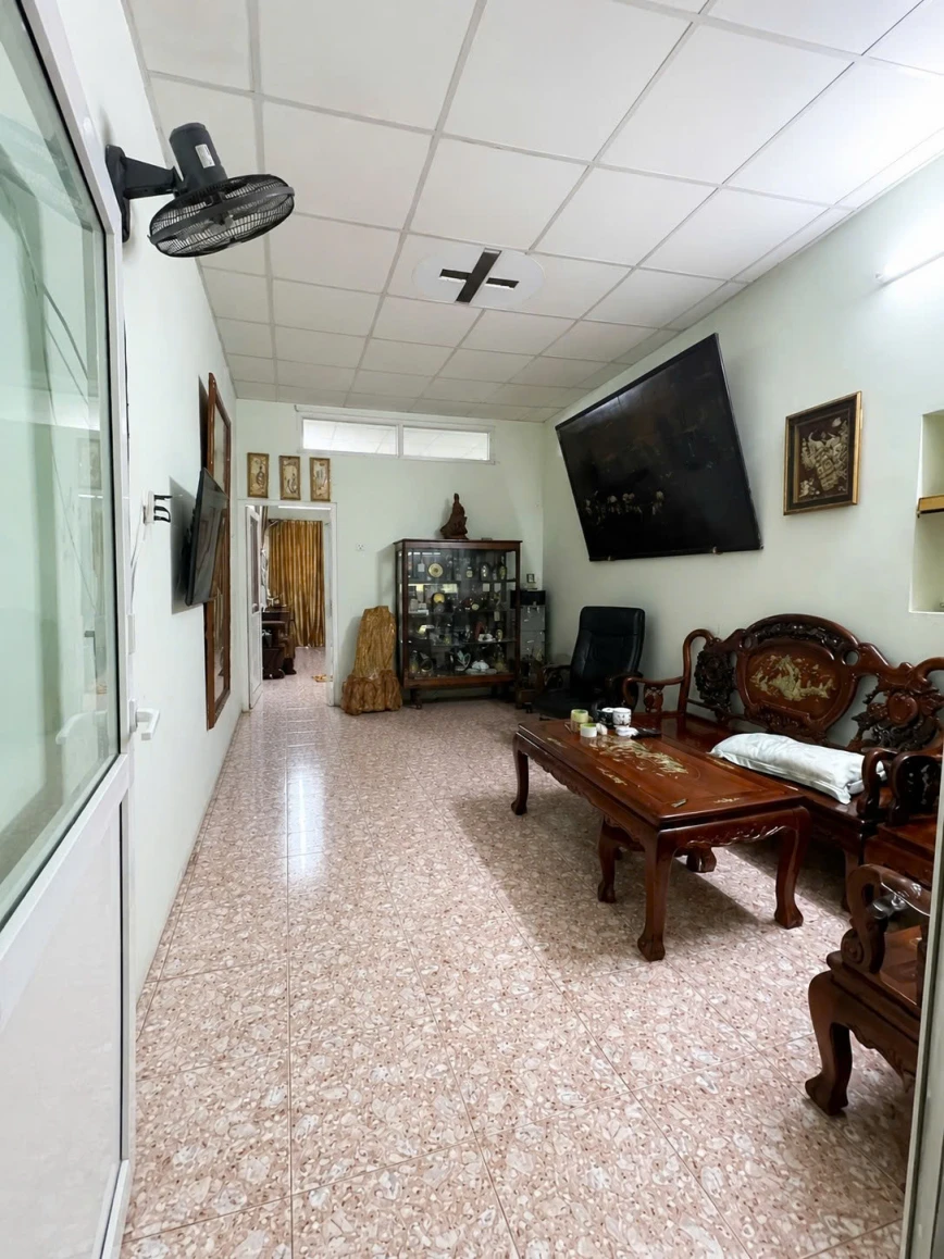 CHO THUÊ NGUYÊN LẦU 2 – 3 PHÒNG NGỦ  1 WC – NGUYỄN THÔNG, Q.3, TPHCM GIÁ 15TR