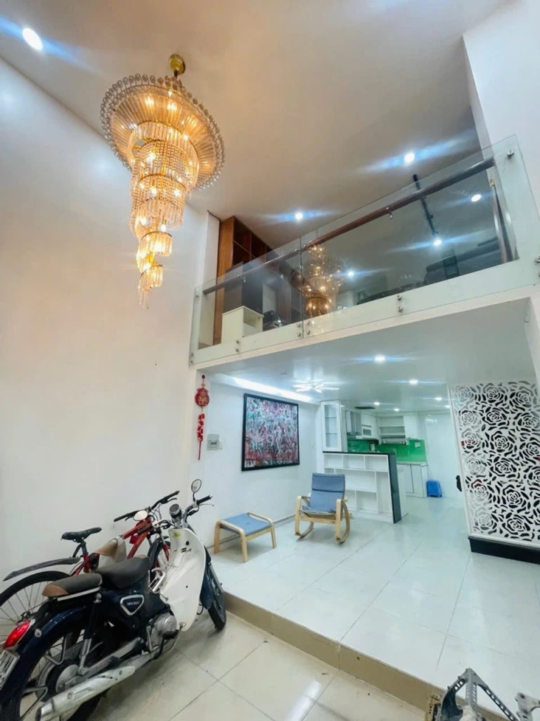 Nhà 53m² hẻm xe hơi Cách Mạng Tháng 8, 4 tầng BTCT, gần Công viên Lê Thị Riêng