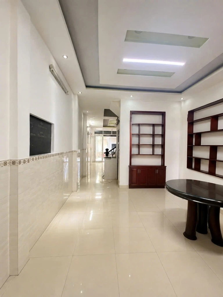 Nhà 4 tầng Bùi Thế Mỹ, DT 70m2, ngang 4m, 4PN, 3WC, giá 8.3 tỷ