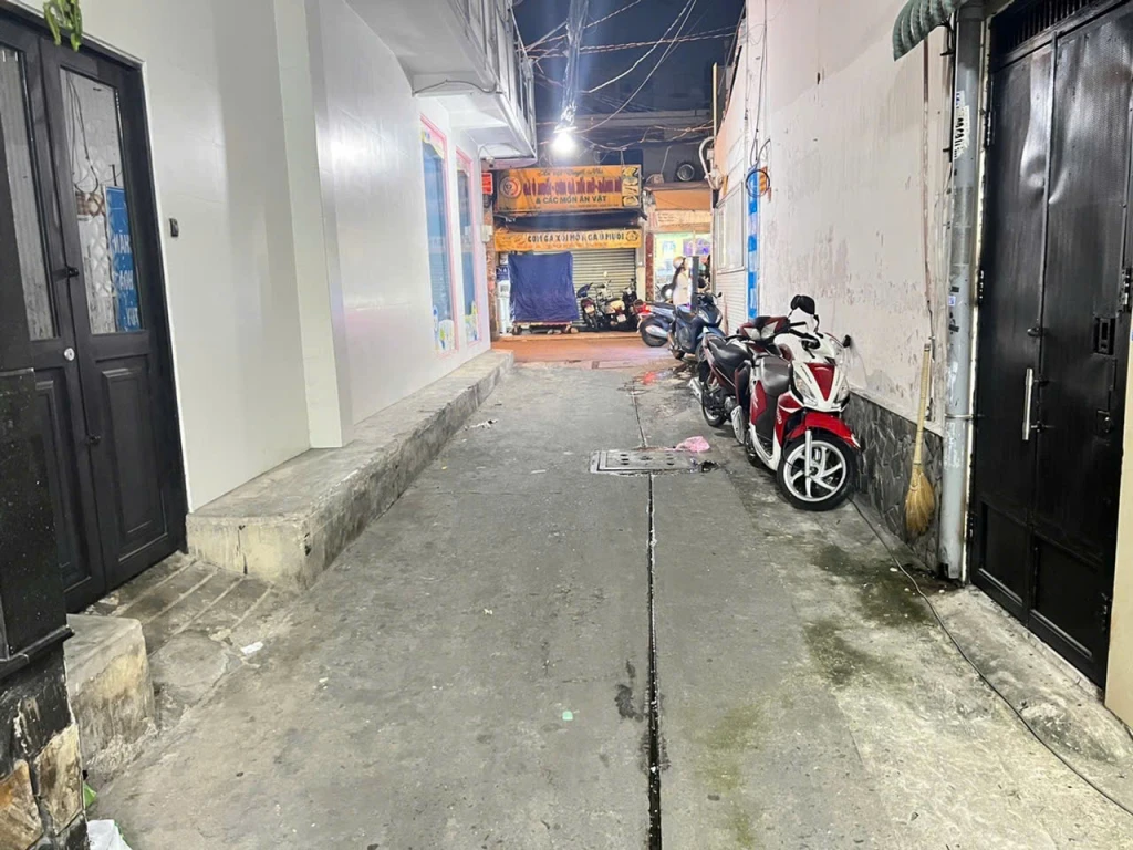 Nhà 4 tầng Bùi Thị Xuân, Tân Bình, 43m2, 5PN, hẻm xe hơi, 8.6 tỷ