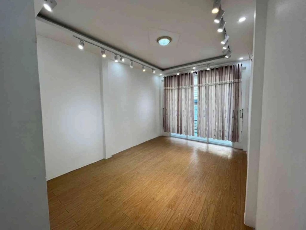 Nhà lô góc Nguyễn Bặc, 24m2, 3 tầng, hẻm xe tải, đang cho thuê 14 triệu/tháng