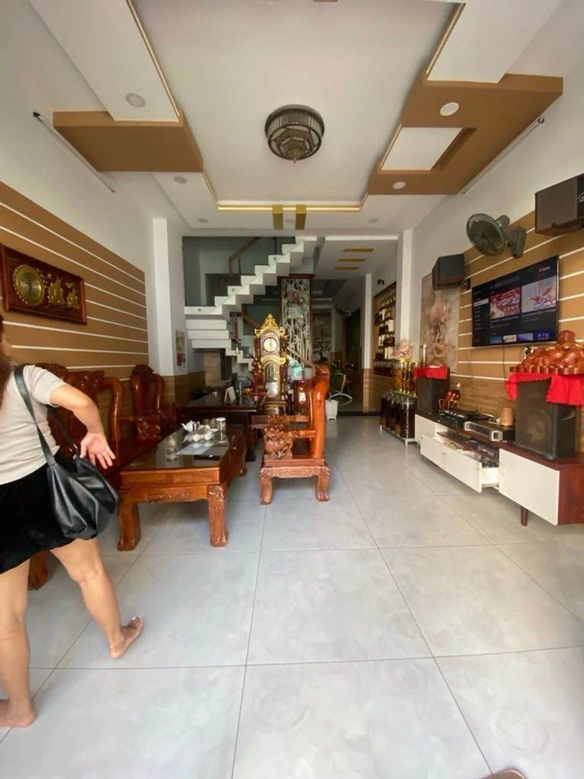 Lê Thị Riêng -  7.89 tỷ