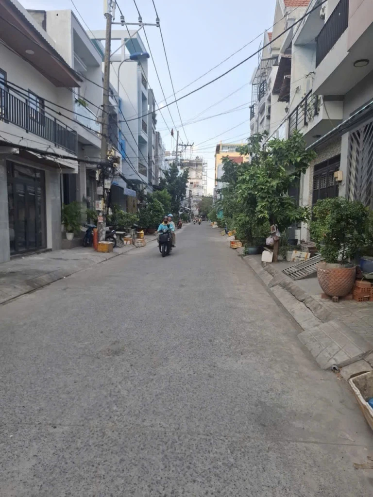 BÁN NHÀ HẺM XE TẢI ĐƯỜNG PHÚ ĐỊNH GẦN VÕ VĂN KIỆT QUẬN 8 - 60M2 (4X15M) - 3 PHÒNG NGỦ - SỔ HỒNG RIÊNG - GIÁ 5.25 TỶ