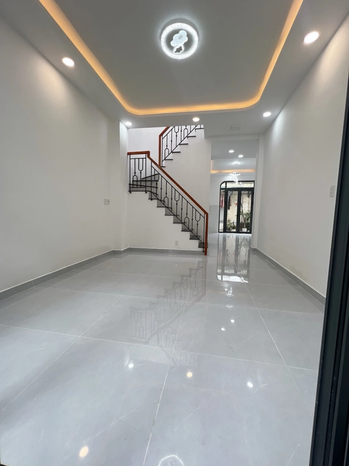BÁN NHÀ HỒ THÀNH BIÊN - 61M² - 4PN 4WC - SÁT AEON PARKMALL - GIÁ 5.5 TỶ