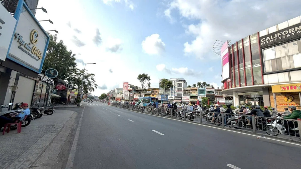 Mặt tiền Nguyễn Oanh – vị trí cực đẹp, gần CityLand, ngay ngã tư Phan Văn Trị, khu vực buôn bán sầm uất ngày đêm