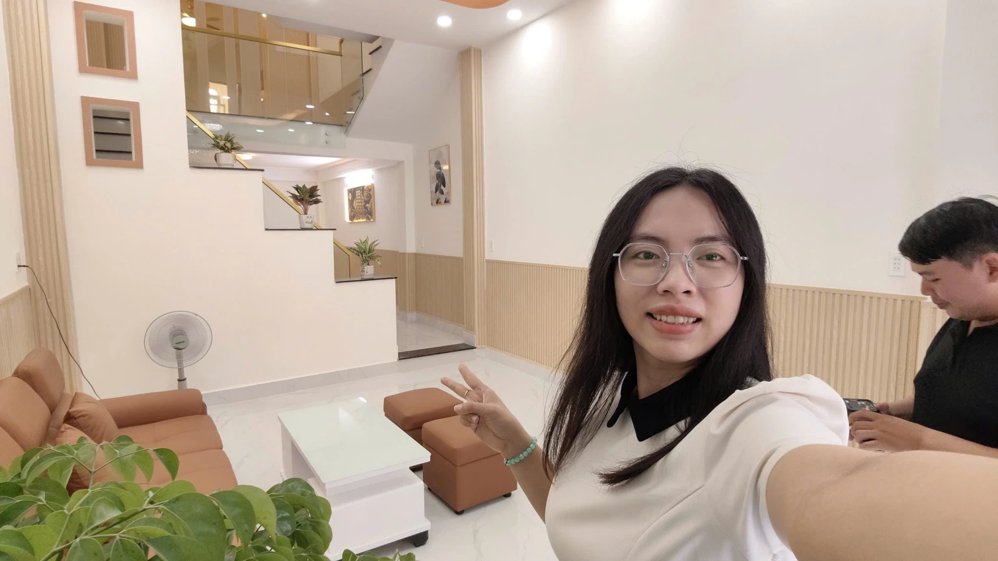 Nhà 50m2, 4 tầng mới đẹp đường số 15 Bình Tân, cách 20m ra mặt tiền hẻm xe hơi, chỉ 6đ nhỏ
