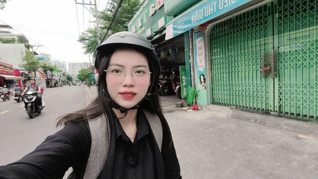 Hẻm ô tô 5m thông, nhà full nội thất ngay ĐH Công thương Tân Phú mà chỉ nhỉnh nhẹ 4Đ