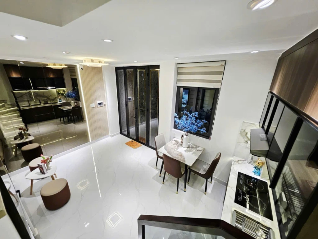 Nhỉnh 3Đ sở hữu Nhà 3 tầng full nội thất - NGANG 5M - kế ĐH Công thương, gần Công viên D9