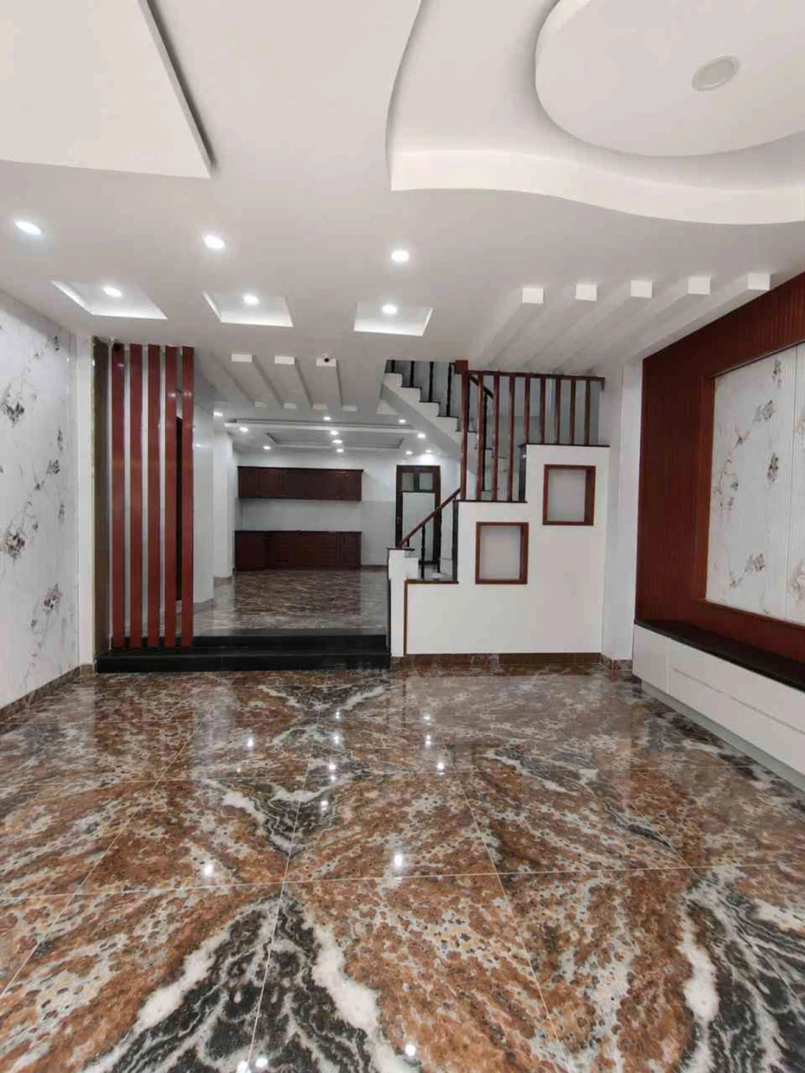 HẺM THÔNG XE HƠI - NGANG 6M ĐẸP - NHÀ 5 TẦNG KIÊN CỐ - NHÀ ĐẸP Ở NGAY- CHỦ BÁN ĐỐI NHÀ LỚN HƠN