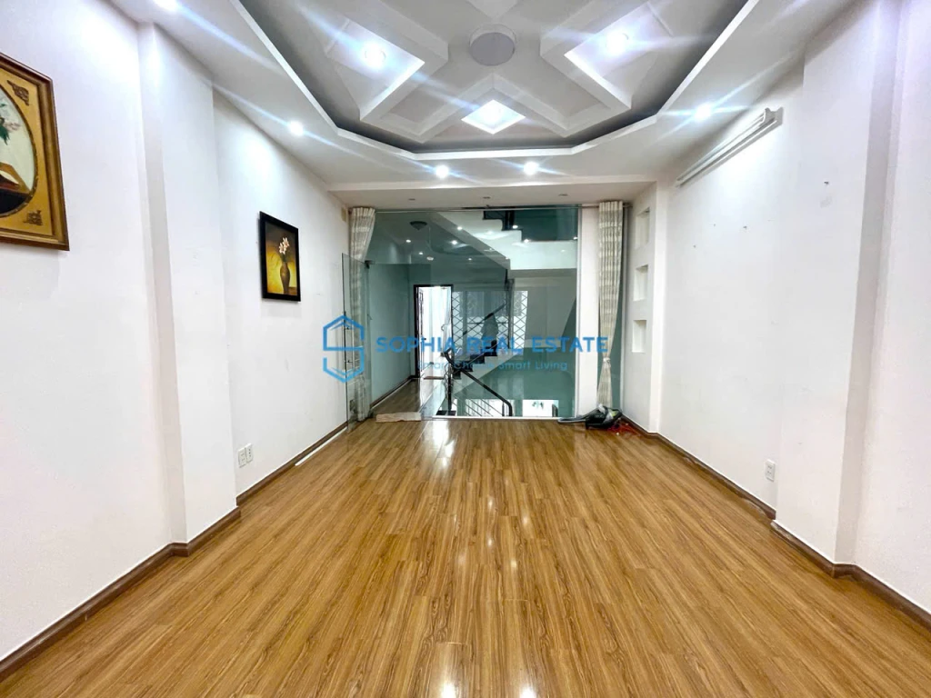 Nhà nguyên căn Bùi Tá Hán, 4PN, sân thượng, giá 32 triệu