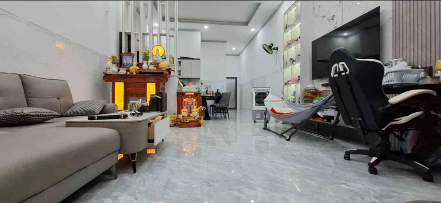 NHÀ ĐẸP DỌN VÀO Ở NGAY – NỘI THẤT CAO CẤP, CHỈ XÁCH VALI VỀ!