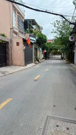 NHĨNH 2 TỶ  QUANG TRUNG (P10) - HẺM XE HƠI 4M THÔNG - CẠNH BỆN VIỆN HỒNG ĐỨC - NGÃ 5 CHUỒNG CHÓ .