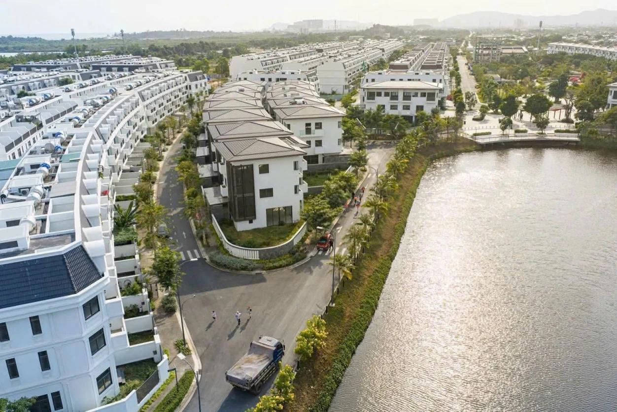Cho thuê nhà phố full nội thất 4PN – 5WC La Vida Residences – Vũng Tàu  18 triệu/tháng