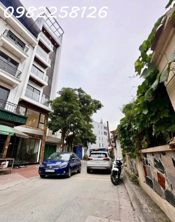 Chính chủ bán nhà đường Thạch Bàn , ô tô tránh , vỉa hè giá 12 tỷ.