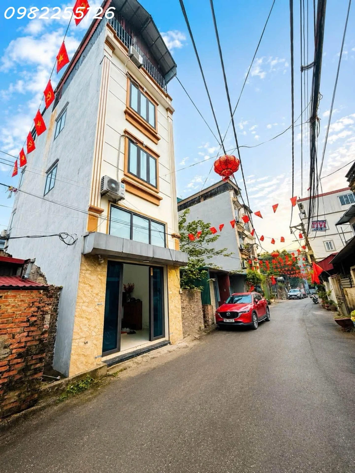 Chính chủ bán đất ngõ 61 Phố Trạm , Long Biên , Hà Nội .
