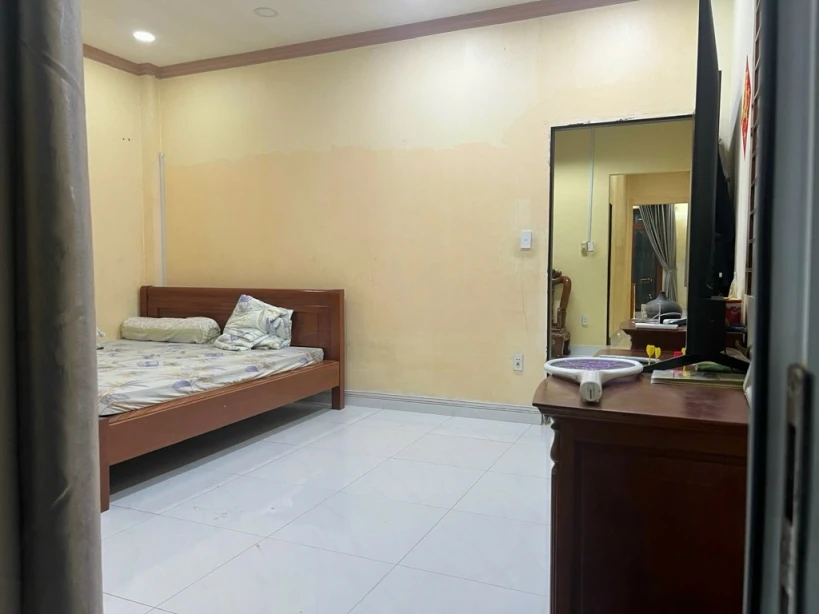 BÁN NHÀ DIỆN TÍCH KHỦNG FULL THỔ KDC HƯNG LONG BÌNH CHÁNH - XE HƠI NGỦ TRONG NHÀ