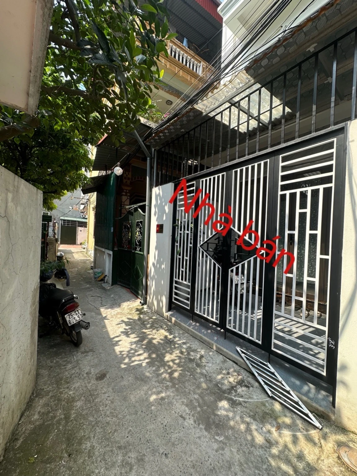Nhà dân Ngọc Thụy 5 tầng mới xây ô tô vào cửa