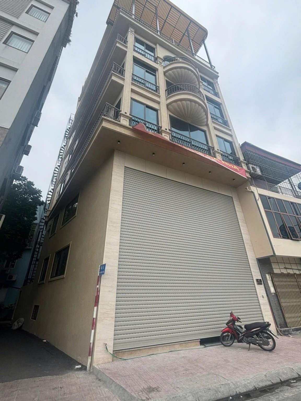 Mặt phố siêu vip Lô Góc 68 tỷ 160m Hồng Tiến,Long Biên