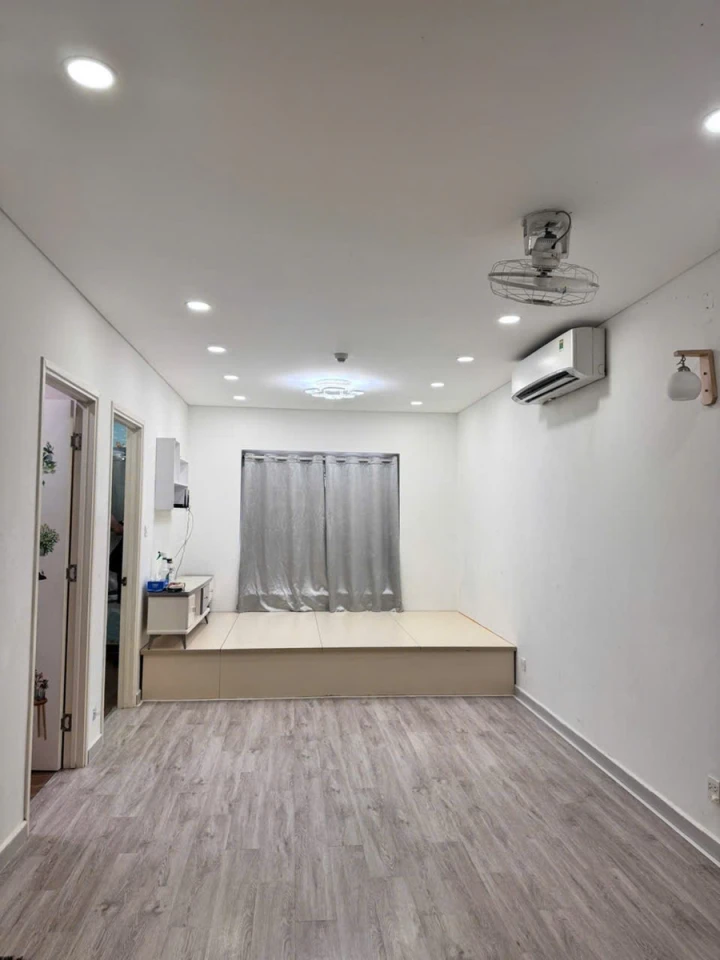 Bán căn hộ 2PN, 51m2 Nguyễn Hữu Thọ, 3,4 tỷ VND - Sổ hồng - Chính chủ