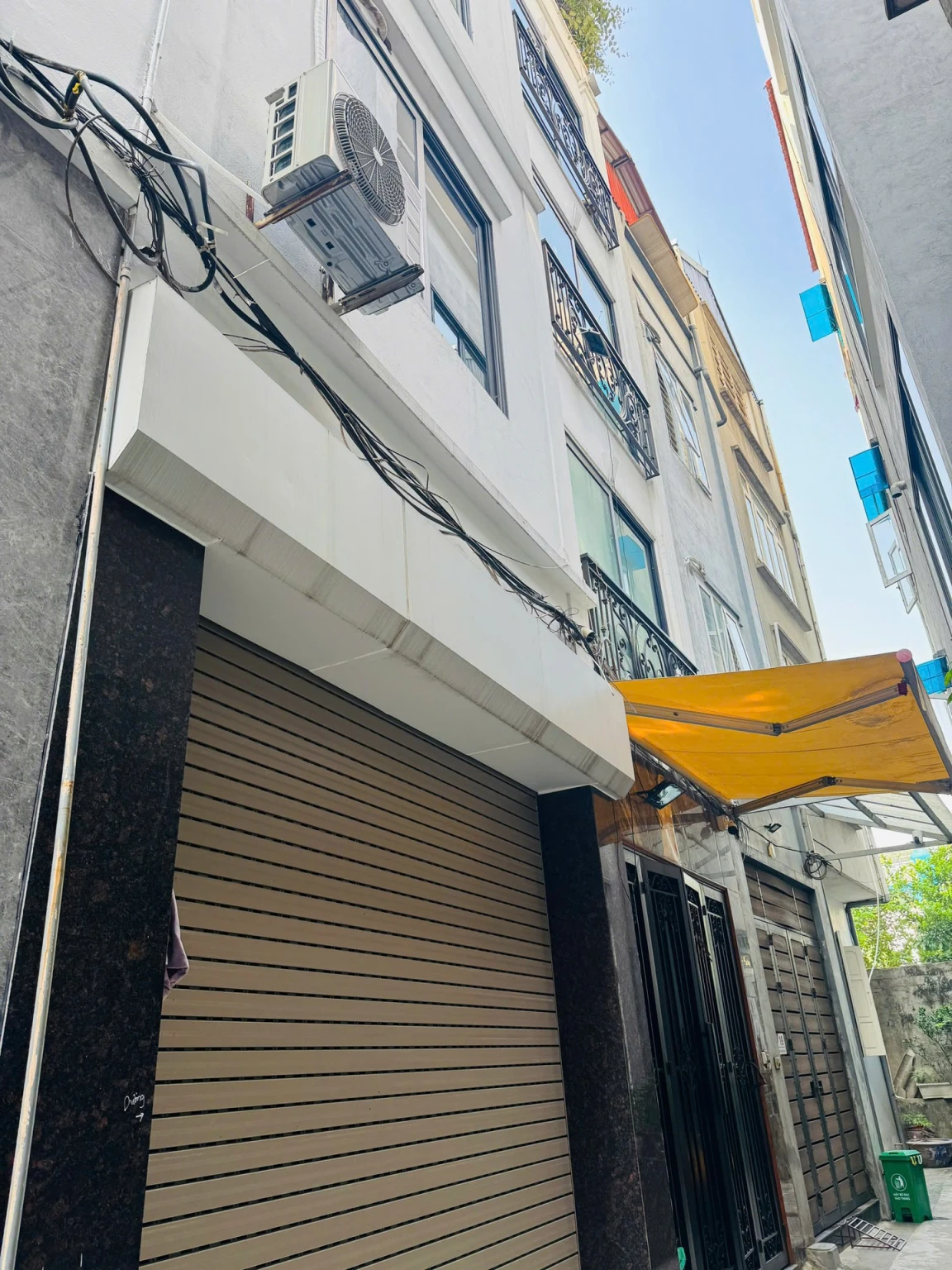 Bán nhà Ô Cách 5.6 tỷ nhà 5 tầng còn mới,long biên