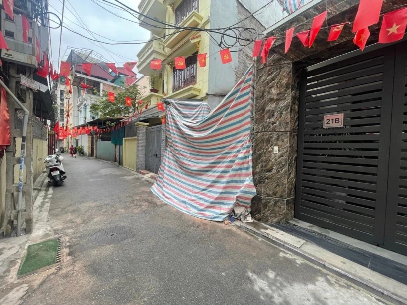 Bán đất Việt Hưng 8 tỷ 47m ô tô đỗ cửa