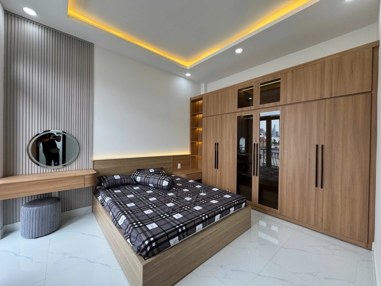 HÀNG HIẾM - HẺM THÔNG THOÁNG - 500M RA HOÀNG TRỌNG MẬU - P TÂN HƯNG - 3TẦNG MỚI TINH TẶNG NỘI THẤT NHƯ HÌNH  - NGANG 5M  - KHU DÂN CƯ HIỆN HỮU