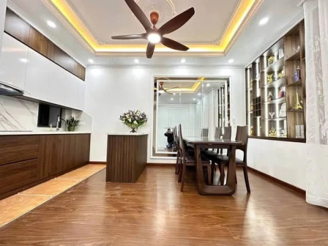 ĐẸP MỚI LUNG LINH FULL NỘI THẤT TẶNG LẠI - SÁT Ô TÔ - NỞ HẬU - KHU VIP CẦU GIẤY. THÔNG RA NGUYỄN KHANG, QUAN HOA , ĐƯỜNG LÁNG,KIM MÃ HUỲNH THÚC KHÁNG.