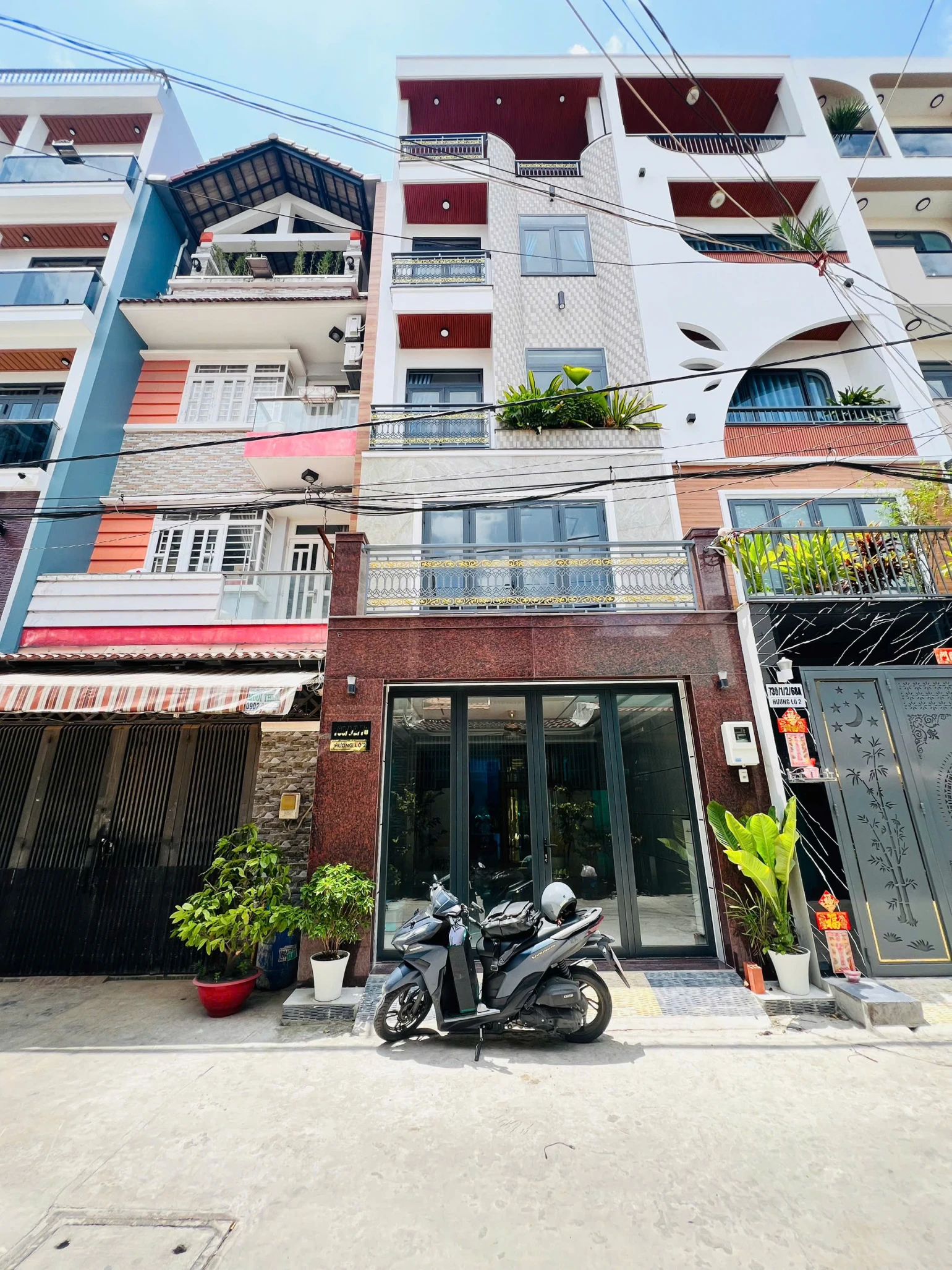 ⛳️ CĂN NÀY GIẢM CÒN HƠN 7 TỶ CHỐT …. NHÀ ĐƯỜNG HƯƠNG LỘ 2 ( 60m2 - 5 tầng ) Thang máy . Hẻm xe tải thông . Giá hơn 7 Tỷ thôi …