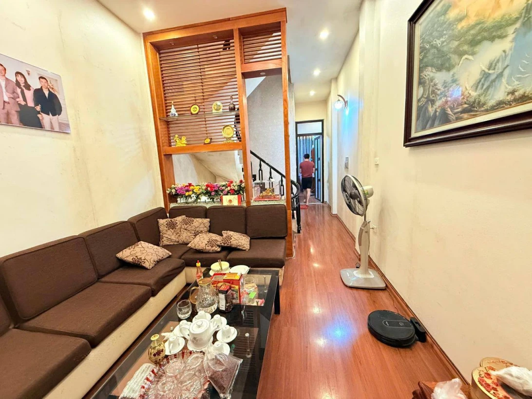 PHÂN LÔ NGUYỄN NGỌC NẠI_ Ô TÔ VÀO NHÀ _ NGÕ THÔNG KINH DOANH _ NHÀ DÂN XÂY DỰNG KIÊN CỐ THÊM THÙNG SƠN VỀ Ở LUÔN.