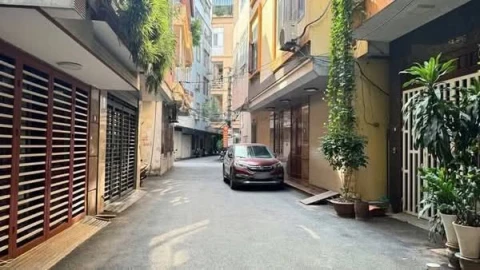 NHÀ PHỐ #NGUYỄN_KHÁNH_TOÀN.NGỎ THÔNG.ÔTÔ DỪNG ĐỔ CẠNH NHÀ.12TỶ