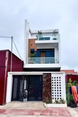 Bán đất tặng nhà 3 tầng mới xây, chỉ xách va li về ở thôi ạ