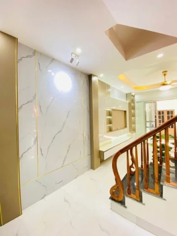 Oto 7 chỗ tận cửa, chỉ 20m ra mặt đường, để gửi xe oto ngày đêm