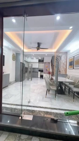 Nhà Phố Trần Quốc Vượng,DT: 44m, 5 Tầng , MT 5 m.