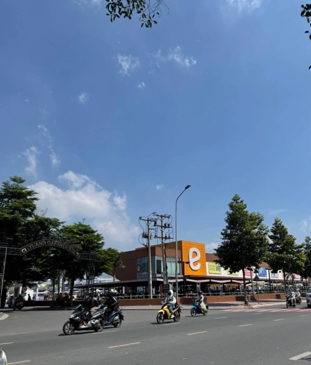 Bán nhà Gò Vấp, hẻm xe hơi Phan Văn Trị, ngay Emart, 64m², 5 tầng, 7.4 tỷ TL