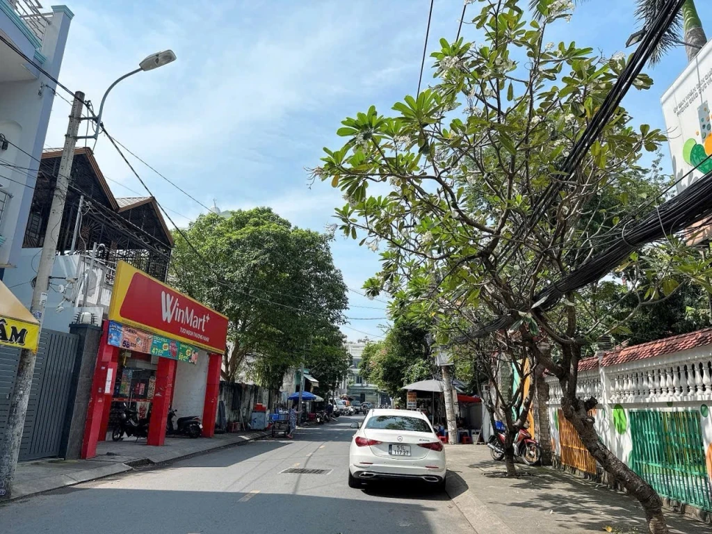 Bán nhà hẻm xe hơi Dương Quảng Hàm, Gò Vấp, 56M2, 4 tầng,4PN, sổ vuông, 8.x tỷ TL