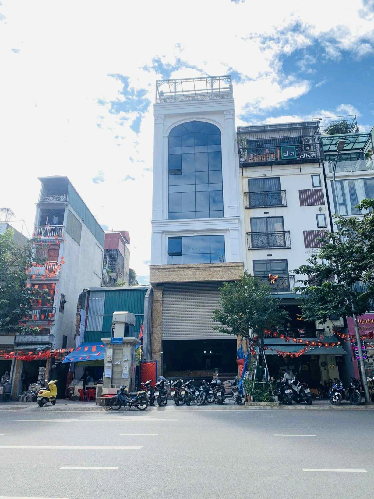 DOANH NGHIỆP ĐANG TÌM TRỤ SỞ VĂN PHÒNG TẠI MỸ ĐÌNH? CHỌN NGAY TÒA 9 TẦNG + HẦM - TRƯỚC NHÀ 3 Ô TÔ TRÁNH - DT 160M