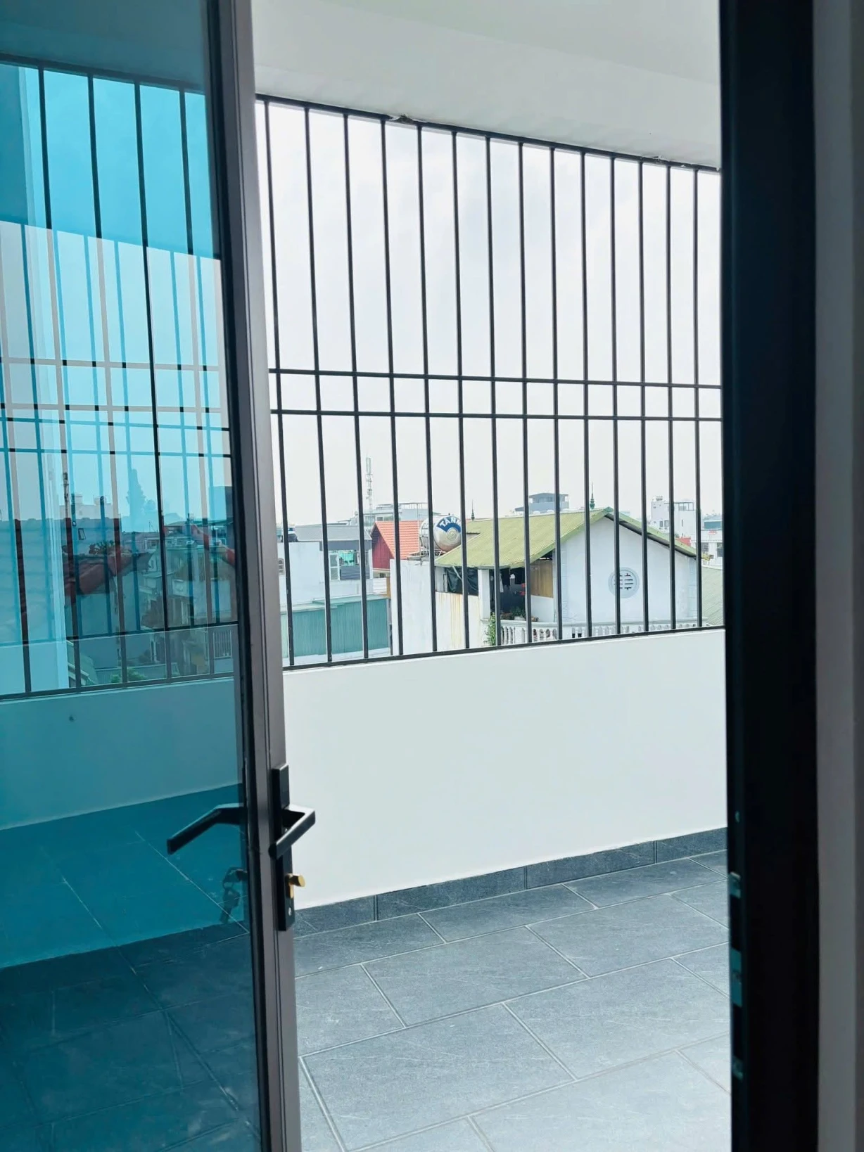 NHÀ THIẾT KẾ ĐẸP-BAN CÔNG -VIEW THOÁNG-NGÕ RIÊNG-Ô TÔ ĐỖ GẦN-