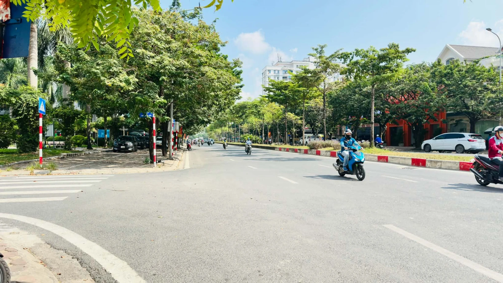 bán nhà Việt Hưng, 5 tầng, thang máy, MT 6m, vỉa hè, ôtô tránh, hàng xóm Vinhomes Riverside