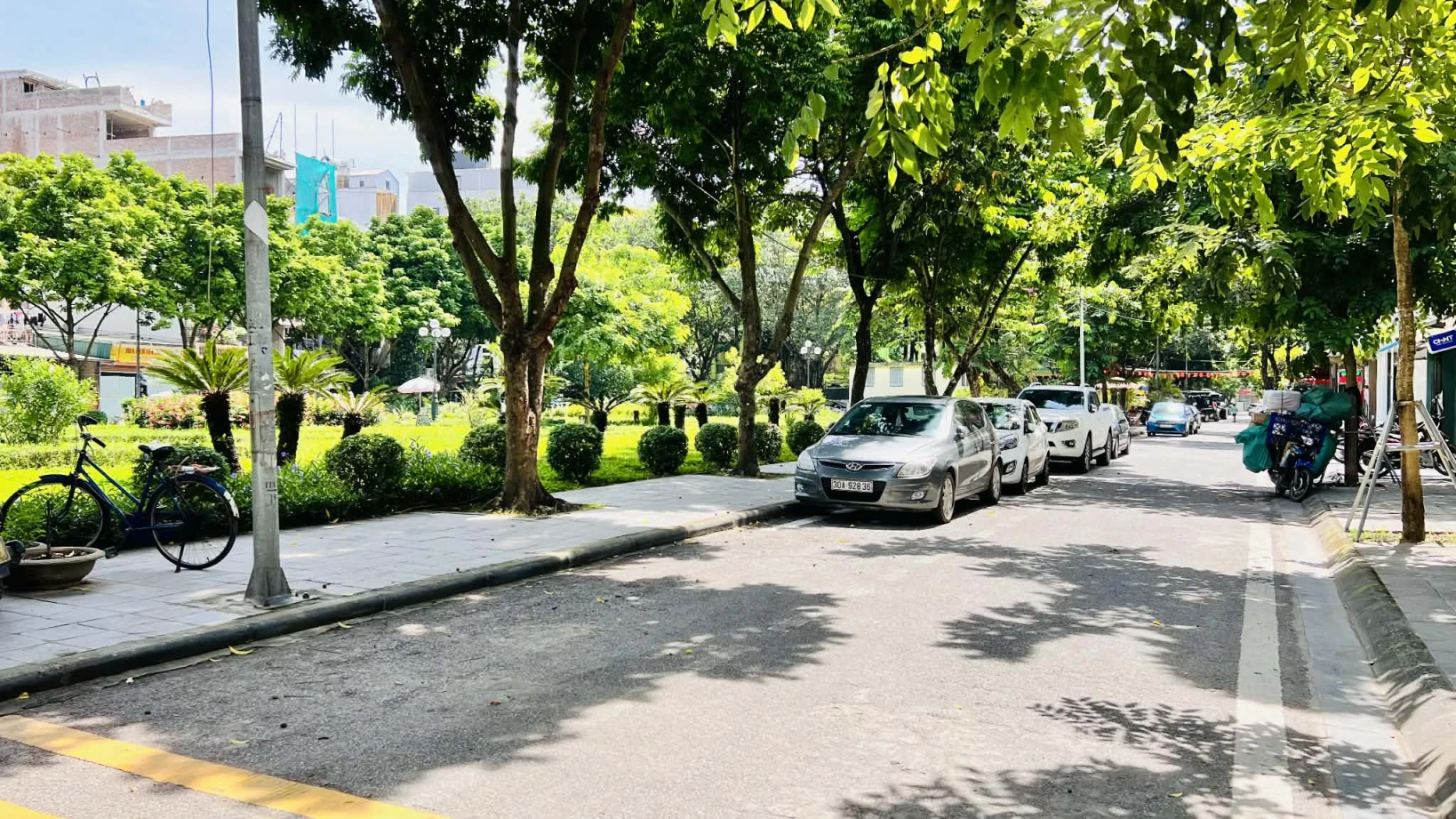 bán khách sạn Long Biên, 110m x 8 tầng, 26 phòng tiêu chuẩn, dòng tiền hơn 3 tỷ/năm