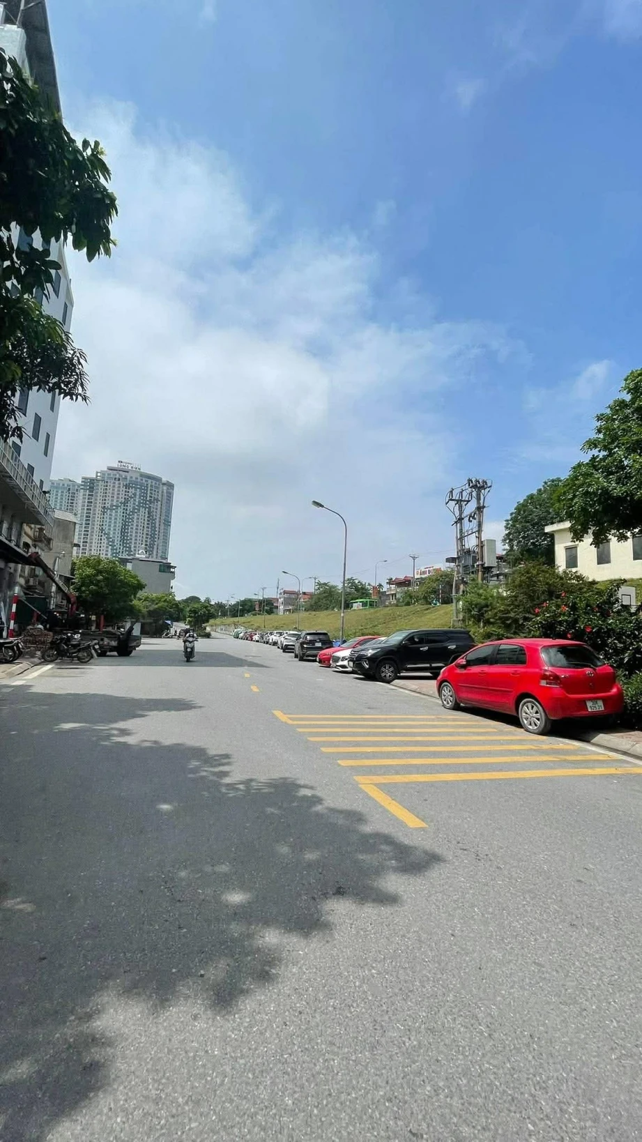 bán nhà Ngọc Thuỵ, 115m, mặt tiền 5.6m, 1 nhà ra mặt phố, 7 chỗ vào nhà