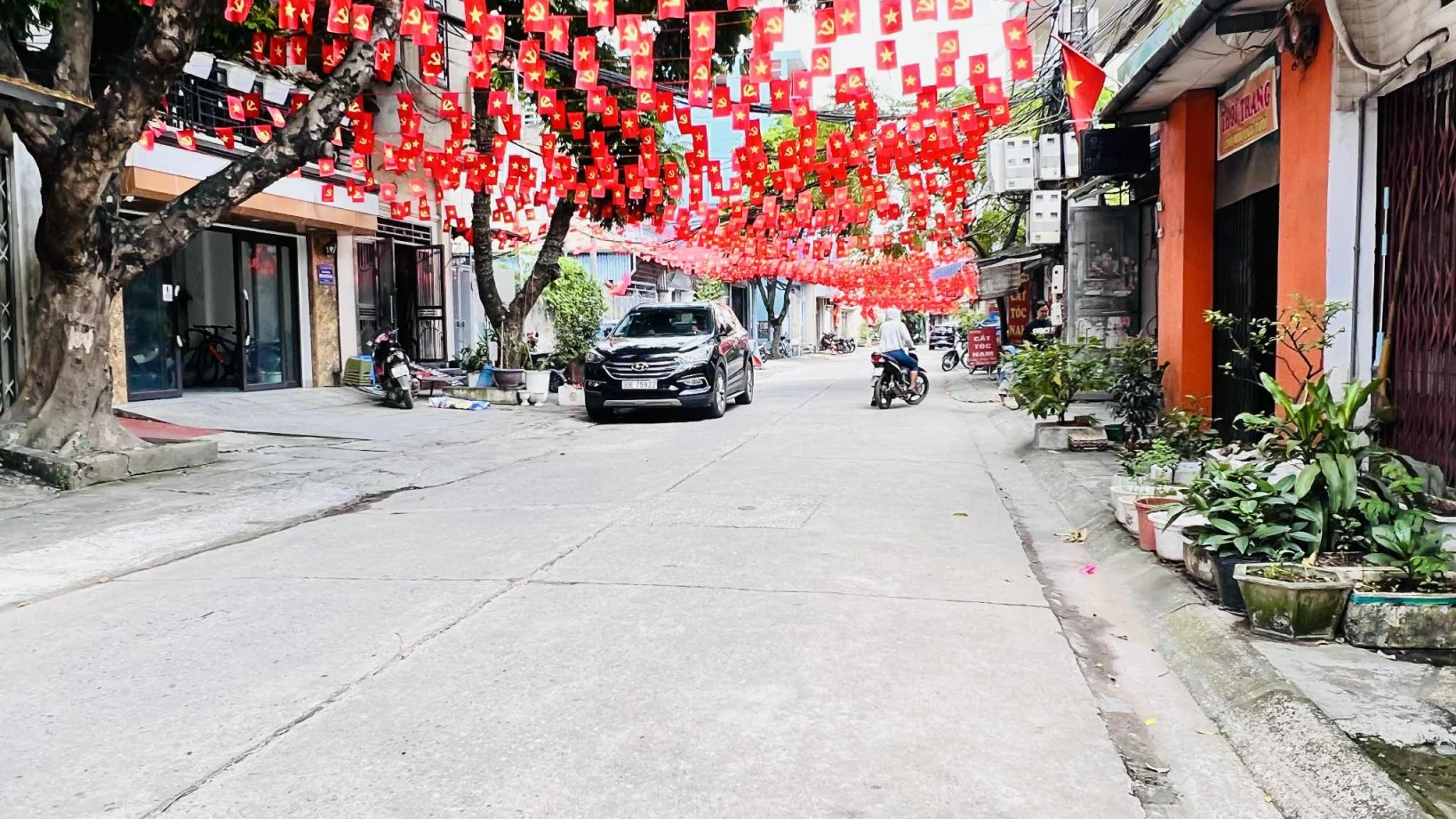 bán nhà Cổ Linh, 140m, mặt tiền 6.2m, nở hậu, đường rộng 10m, 3 ôtô tránh nhau